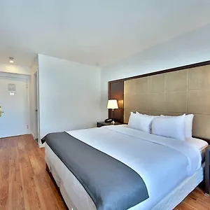 *** Hotel Newstar Canada